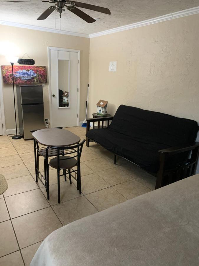 Quiet Cozy Efficiency Apartment Hollywood Bagian luar foto